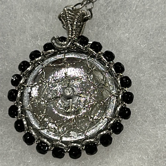 New Handcrafted Vintage Czech Glass Button w/ Silver Plated Wiring Necklace - Picture 4 of 6